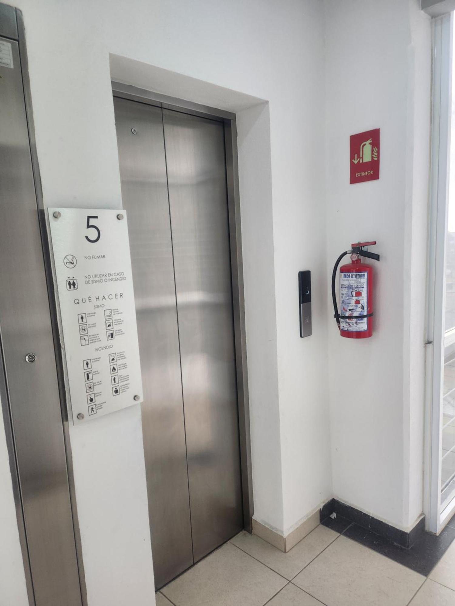 Residencial Eduardo Molina Apartment *